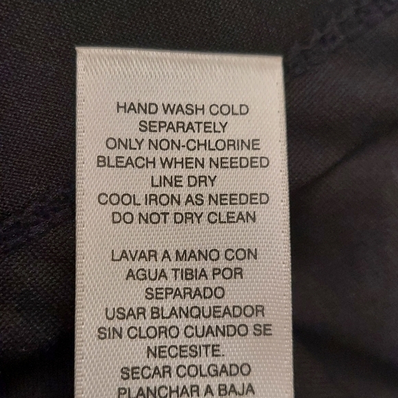 WHITE HOUSE BLACK MARKET V Neck Bell Sleeve All Over Black Lace Top - Picture 9 of 9